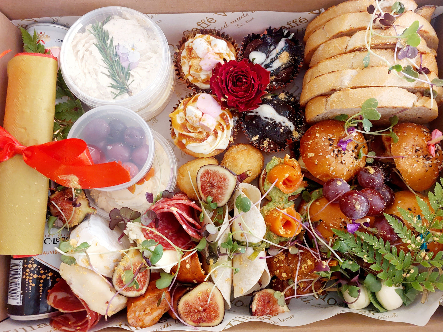 Love Canape Box for 2
