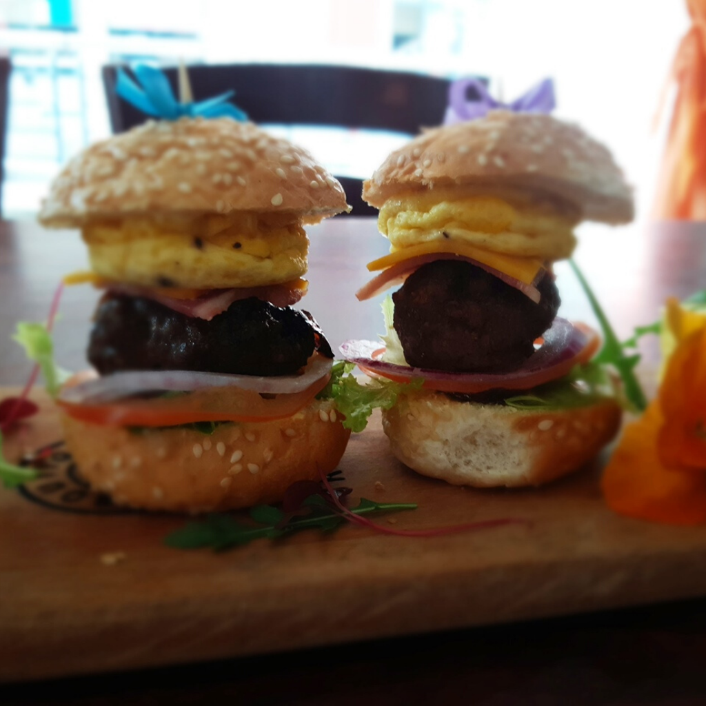Mini brekkie burgers per dozen